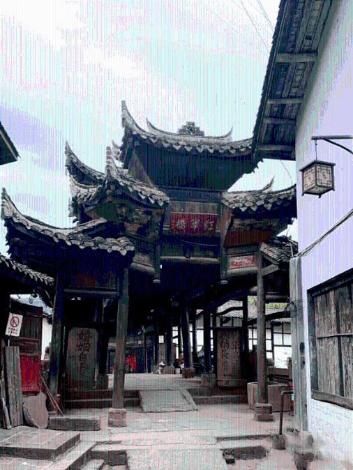 弹钢琴农民工受邀春晚　让更多普通人发光发热